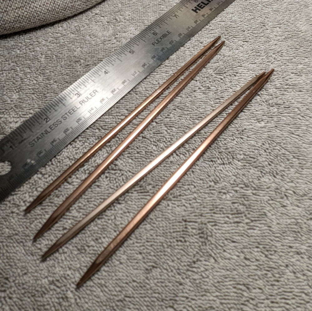 KNITTING NEEDLES (4) Straight Squared DPN DIFFERENT SIZES Kollge Yarn